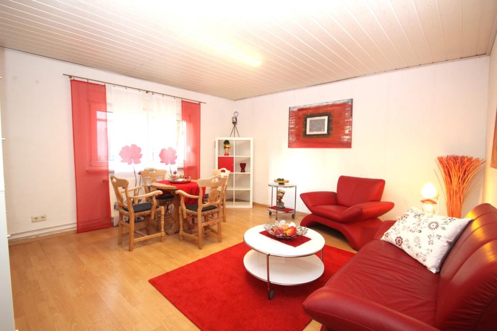 ... schönes helles Wohn-Esszimmer …