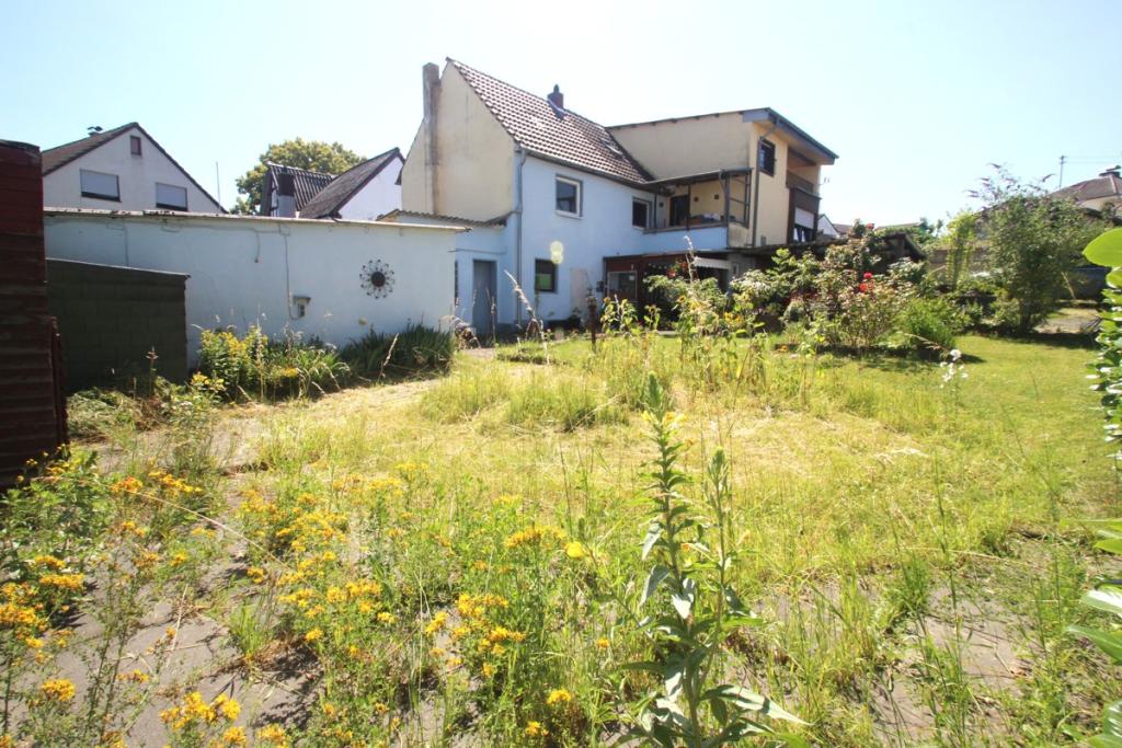 Wohnhaus mit 3 Mieteinheiten zentral in Königswinter-Thomasberg 