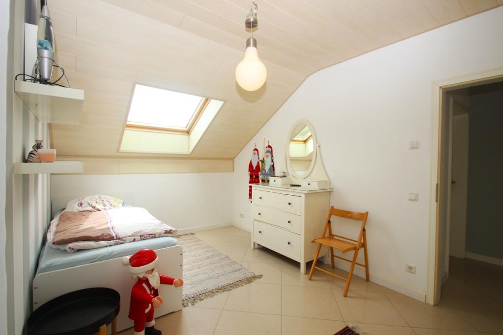 Ein weiteres Kinderzimmer mit …