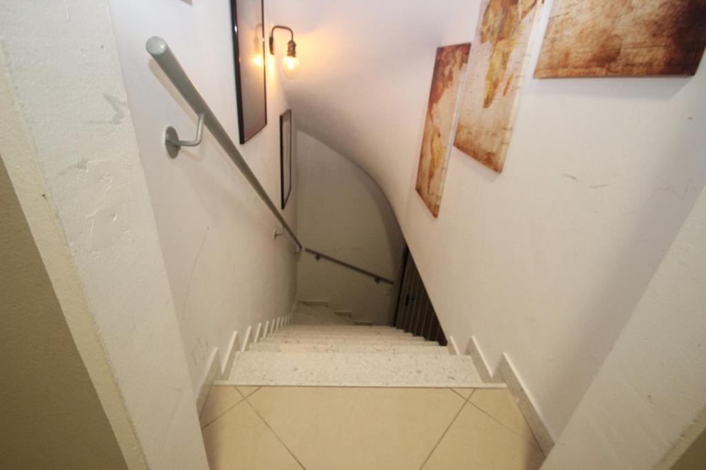 Auf geht es in das Kellergeschoss...