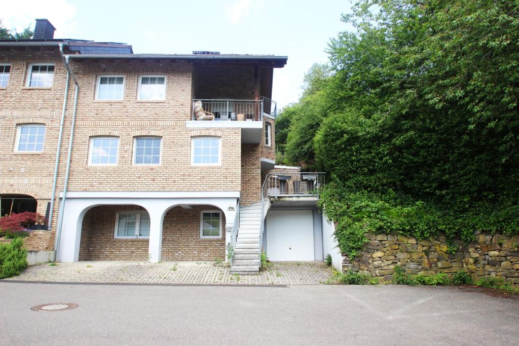 Viel Platz für die ganze Familie Modernes Einfamilienhaus in Ockenfels mit Terrasse, Balkonen, Garten und Garage
