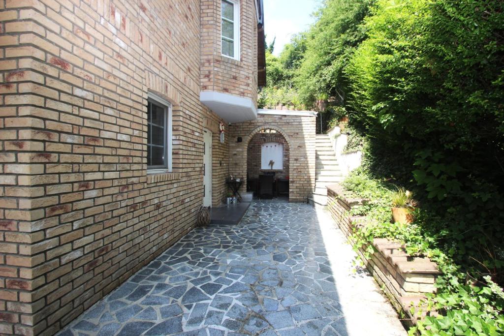 Herzlich Willkommen, …