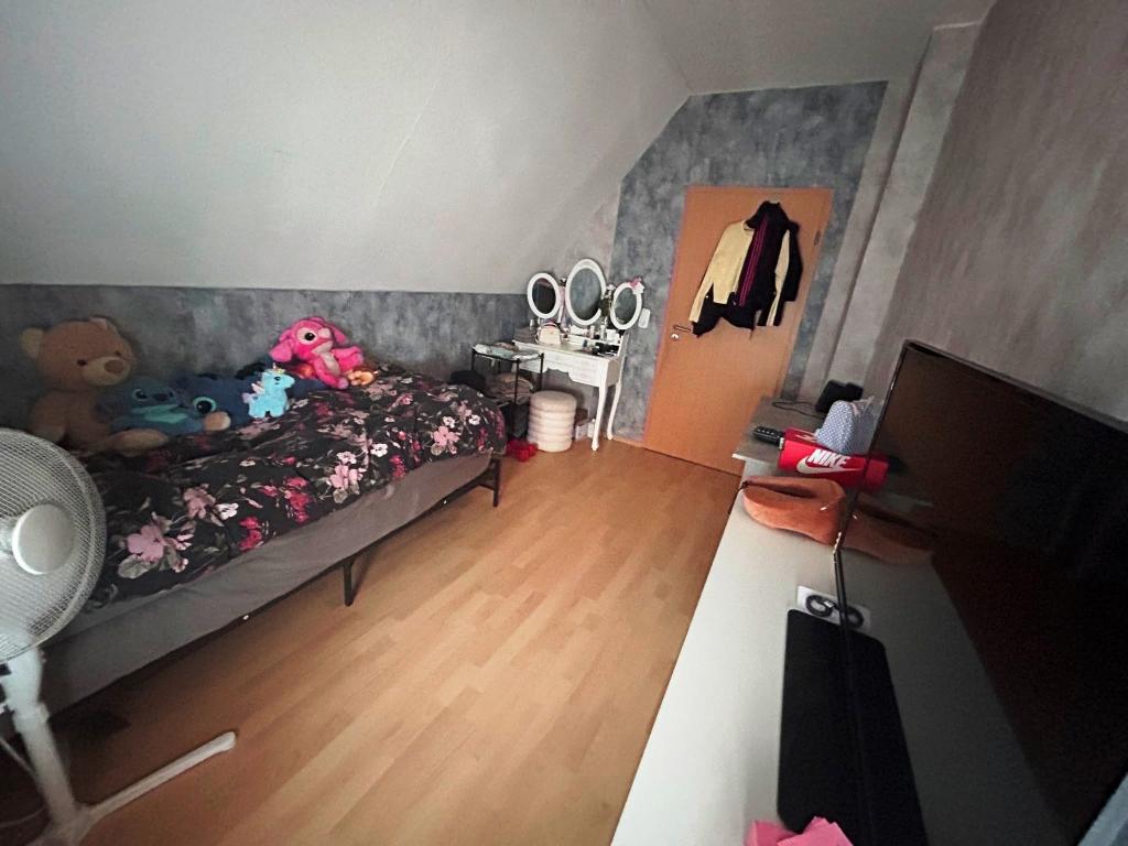 ***Geräumige 4 Zimmer-Wohung im Zentrum von Jemgum*** - Foto 2