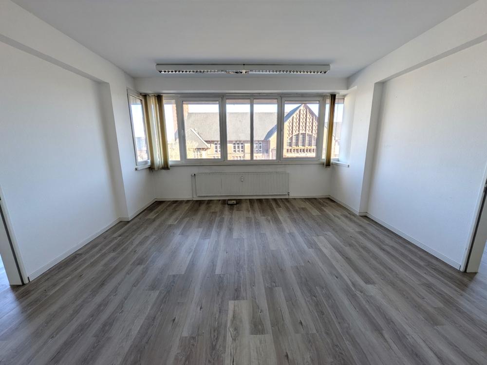 Großzügige 5-Zimmer-Wohnung in zentraler Lage von Oldenburg - ideal für WGs! - Photo 1