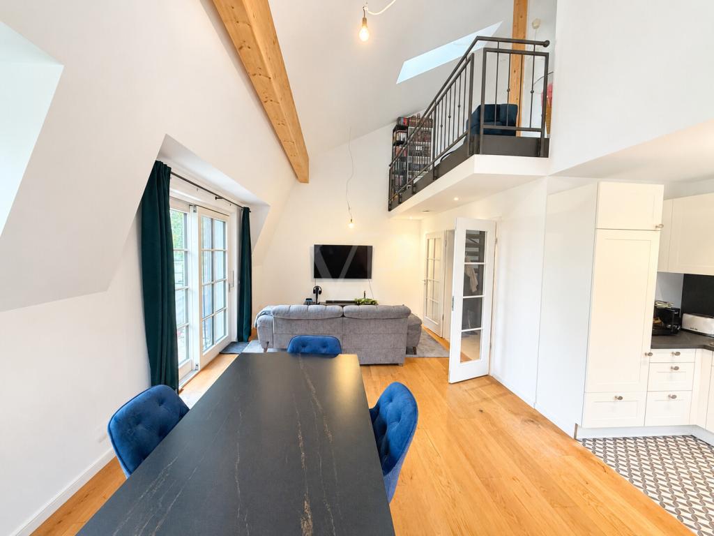 3-Zimmer-Galeriewohnung mit Balkon in Unterweilbach bei Dachau - Photo 1