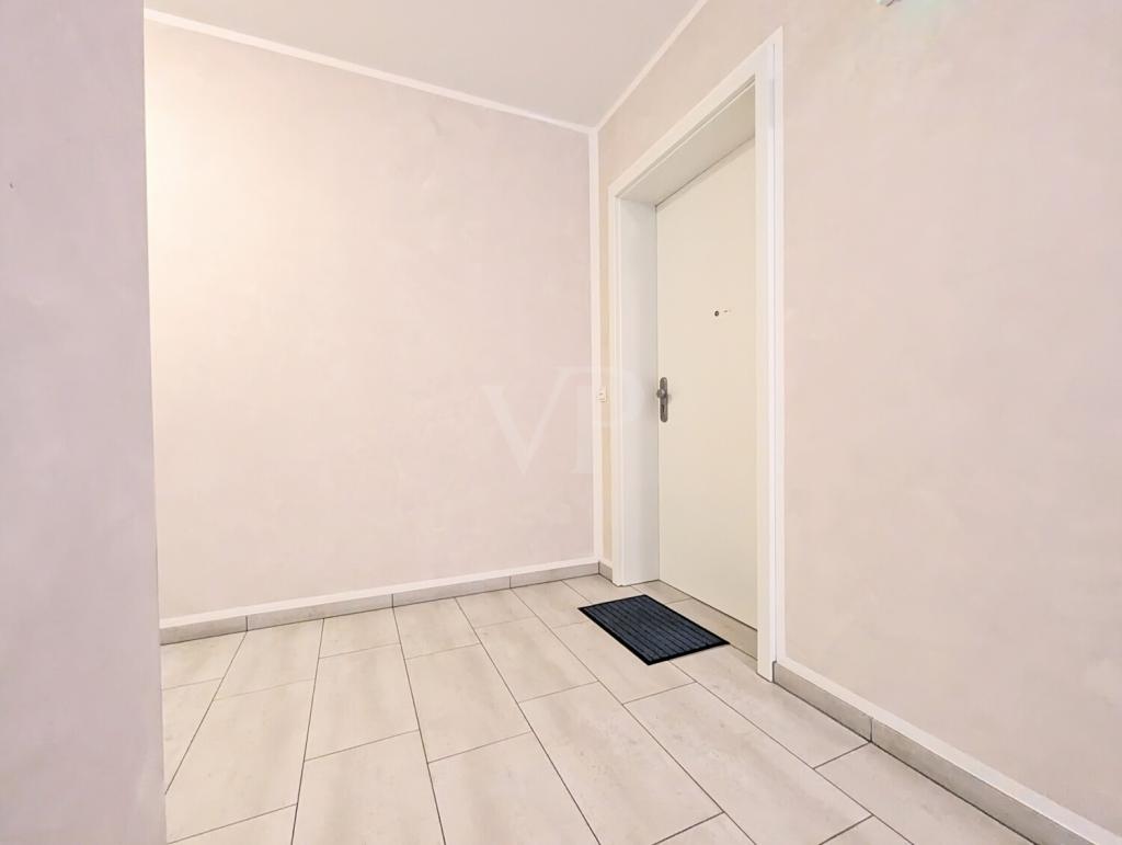 WOHNUNGSEINGANG