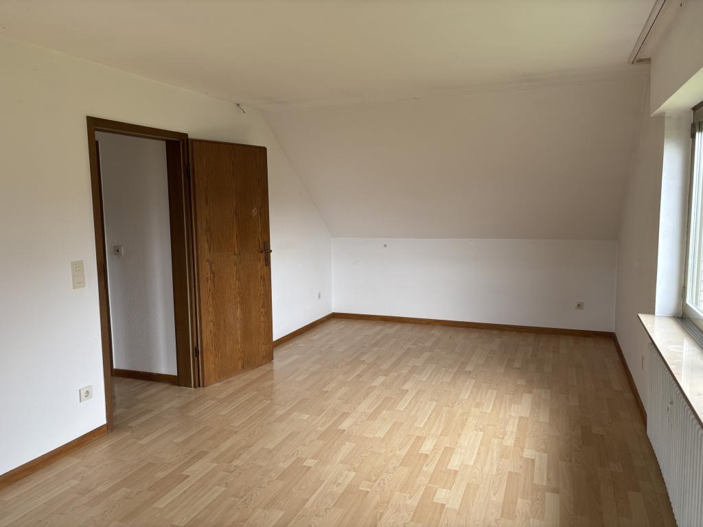 Geräumige 4-Zimmer-Wohnung im Dachgeschoss mit Fernsicht in Bad Oeynhausen - Volmerdingsen - Foto 1