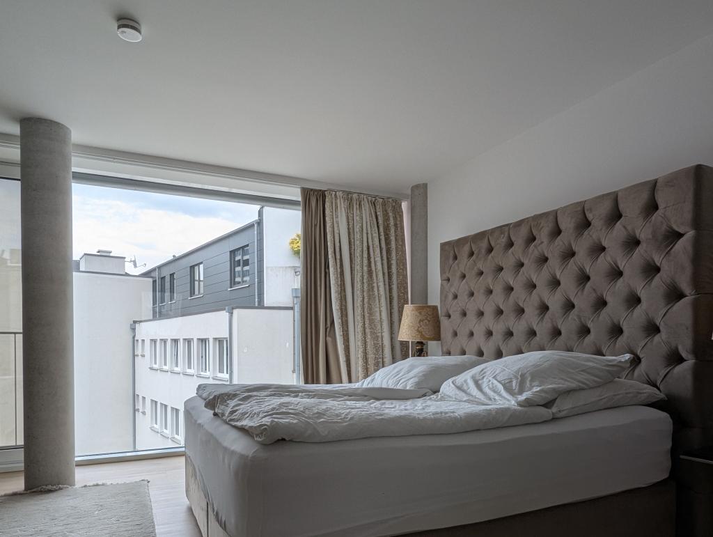 Schlafzimmer 1