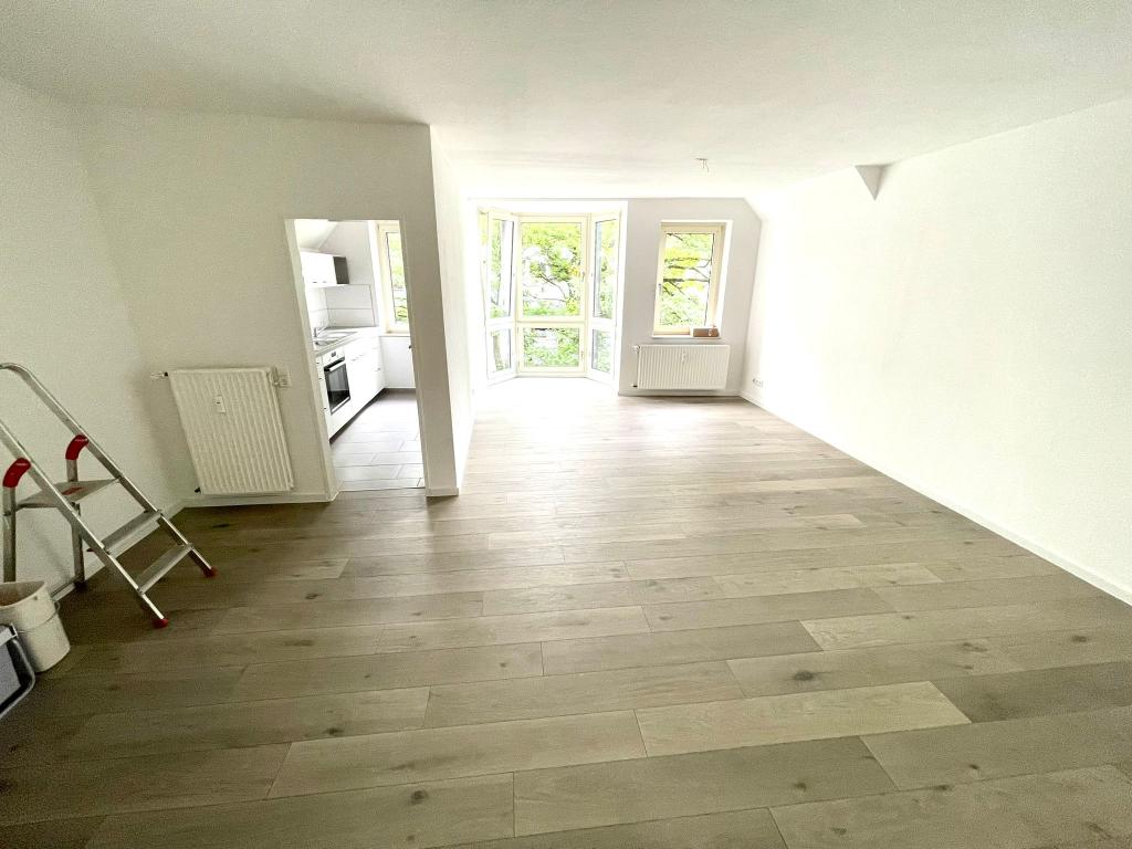 Wohnzimmer mit Küche