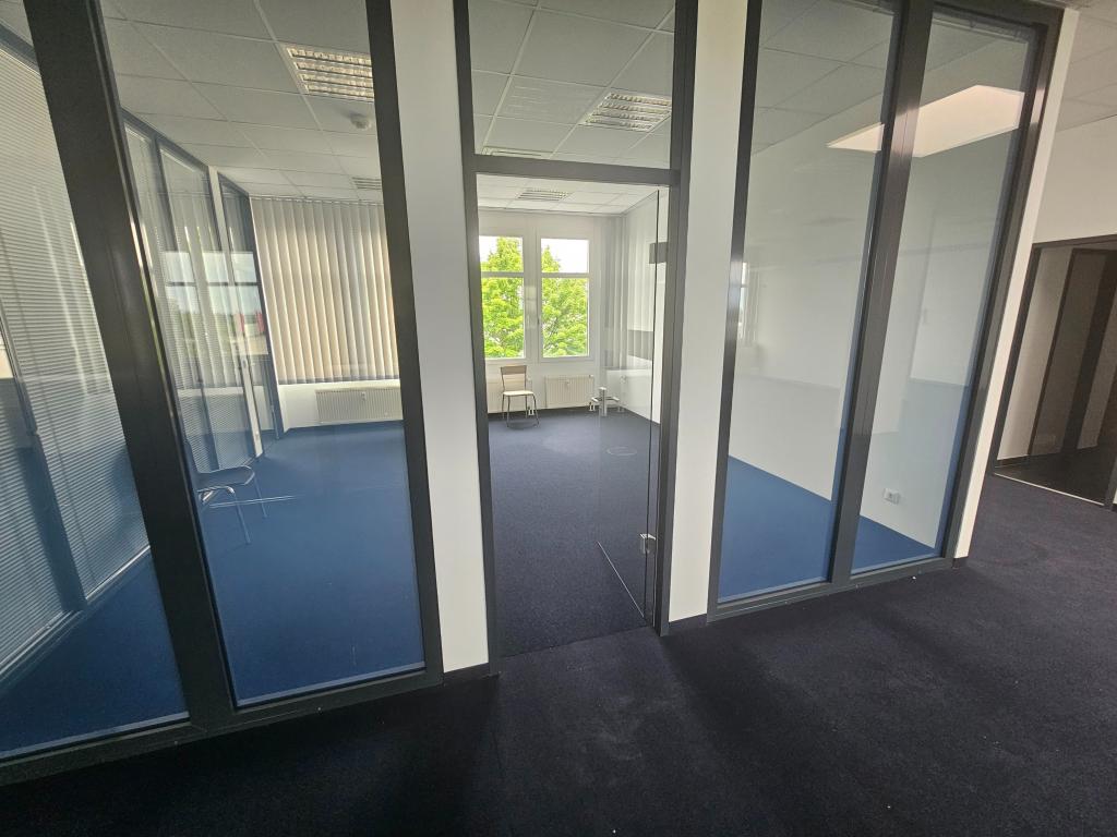 Repräsentative, 2022 renovierte, helle Maisonette-Gewerbefläche mit 2 Dachterrassen, Lift, SP mgl. - Photo 4