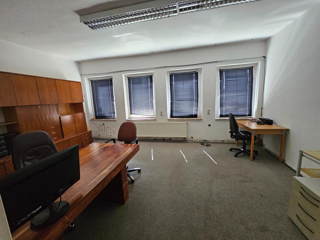 32825161-4475-43e1-b234-1472756a3029.jpg