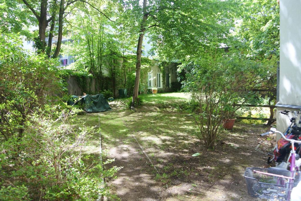 Helle DG-Wohnung mit Galerie, ca. 64 m² WZ, Kamin, Gäste-WC, gr. Balkon, Lift, SP mgl. - Foto 2