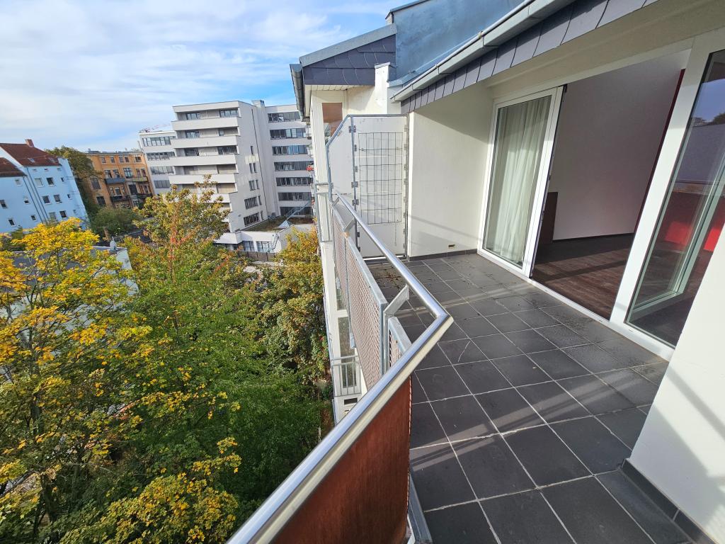 Repräsentative DG-Wohnung mit Galerie, ca. 64 m² WZ, Kamin, Gäste-WC, gr. Balkon, Lift - Foto 2
