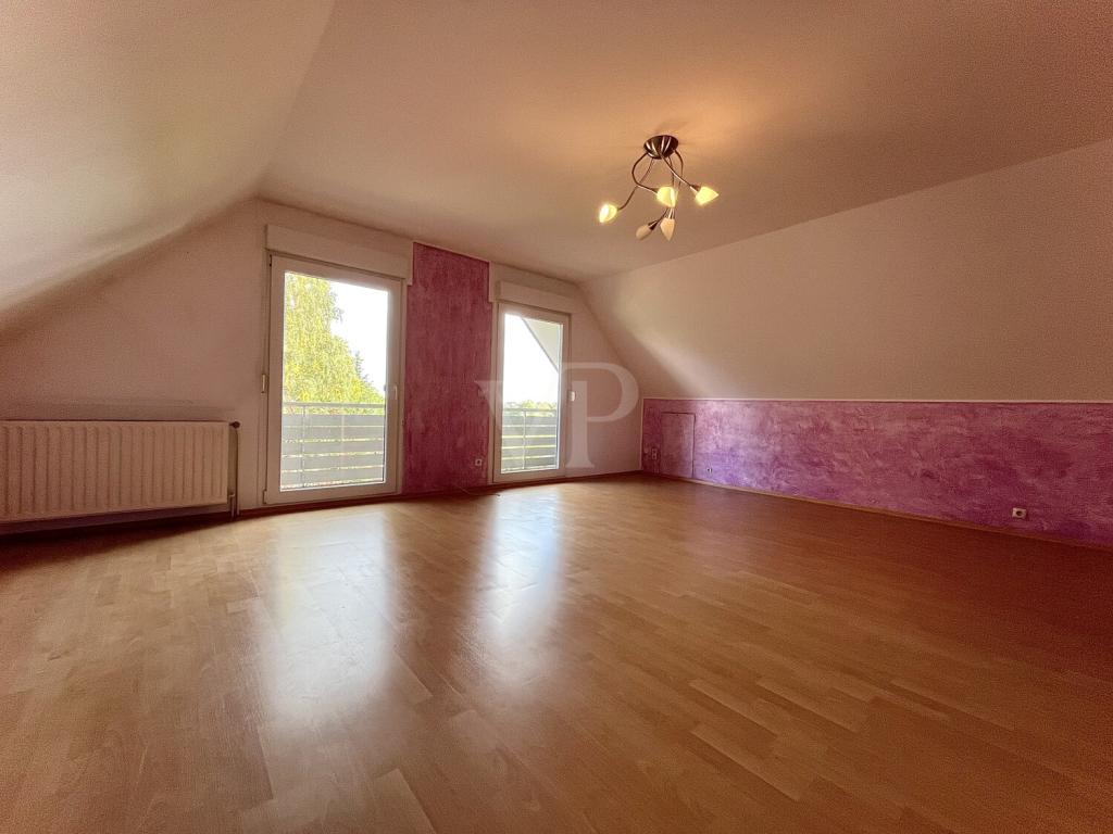 Geräumiges Zimmer mit Balkon
