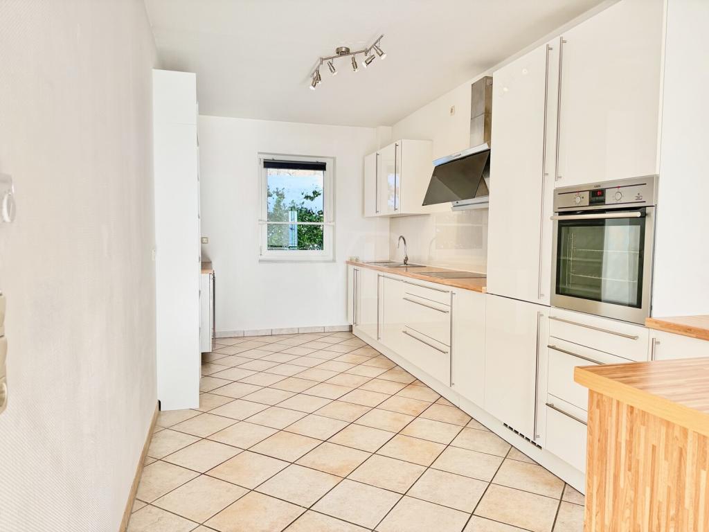 Wohnen, wo andere Urlaub machen - Sonnige Wohnung mit Skylineblick und eigenem Garten - Foto 5