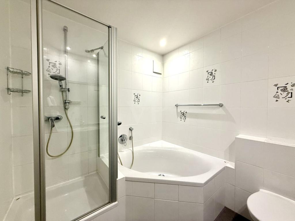 Attraktive 3-Zimmer-Wohnung mit Kamin fußläufig in die Innenstadt - Photo 2