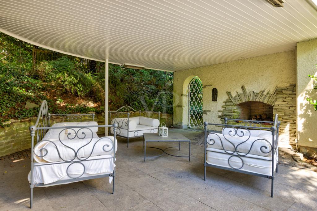 Überdachte Terrasse