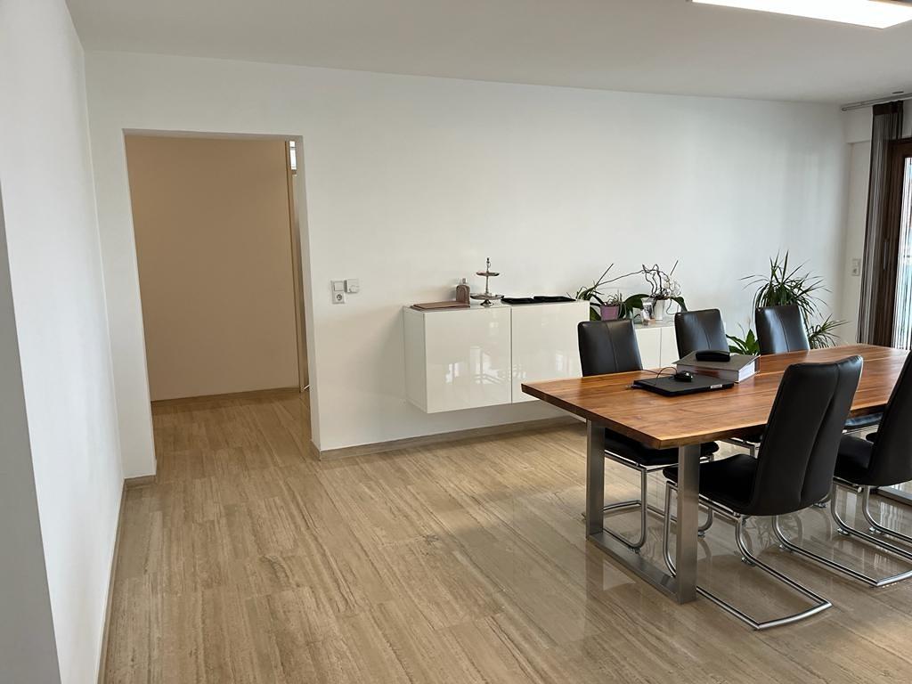 Luxuriöse 5 Zimmer-EG-Wohnung, inkl. EBK, Kamin, Balkon, Terrasse - Foto 3