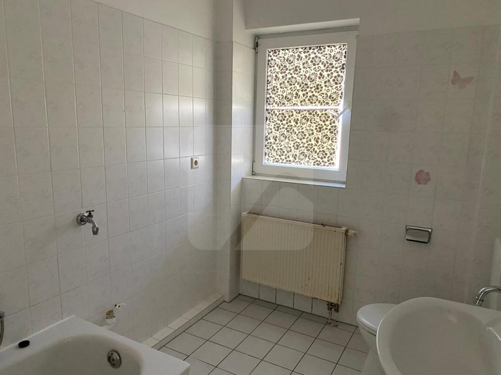 Lüdenscheid: WBS erforderlich! Freundliche 3-Zimmer-Wohnung mit Fernblick und TG-Stellplatz - Foto 2