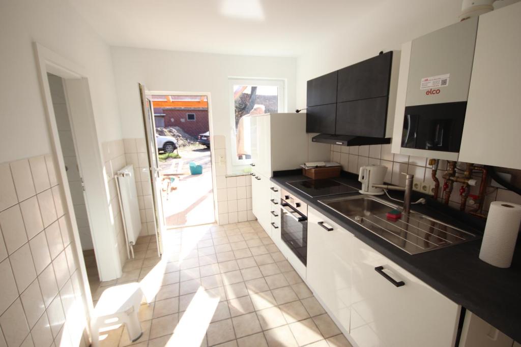 Kleines saniertes Einfamilienhaus auf dem Lande zur Miete - Photo 1
