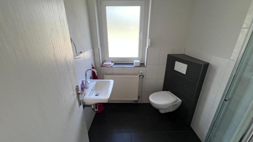 Ein Zuhause zum Bleiben – Licht, Raum und Lebensqualität im Grünen zur Miete! - Photo 4