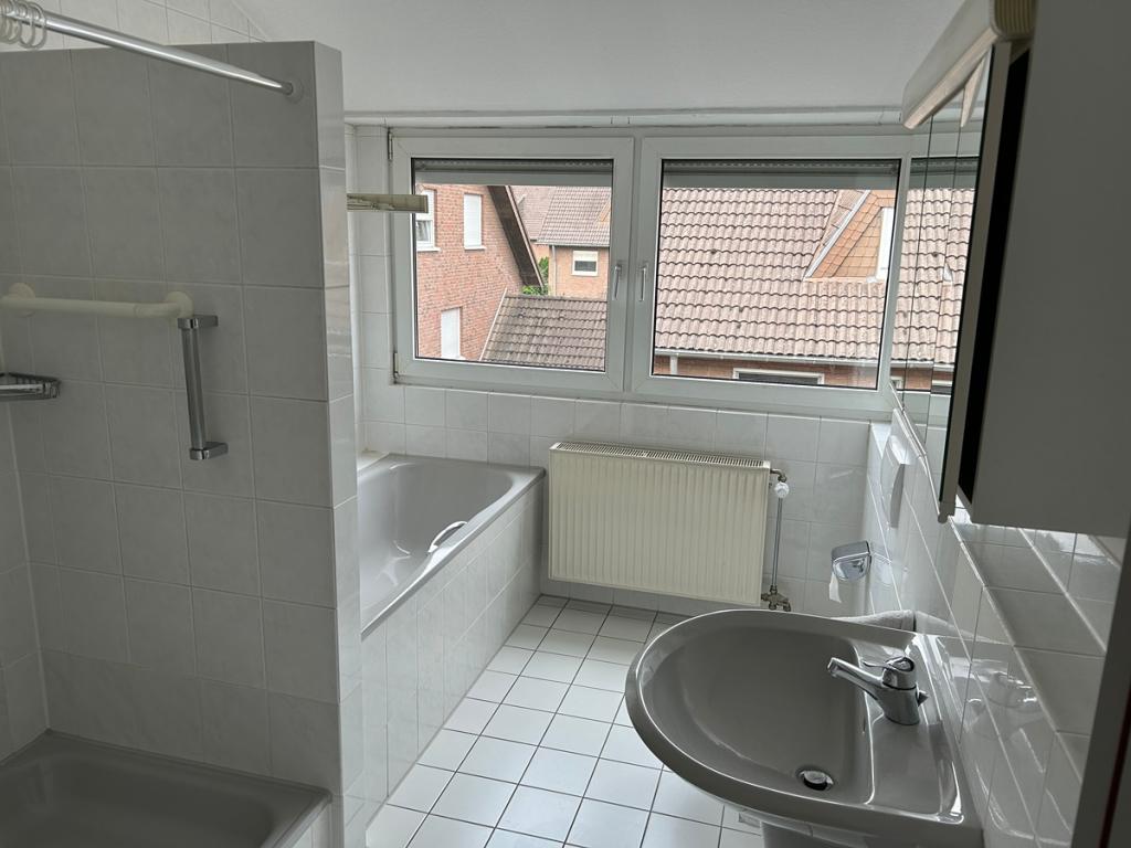 Zentral aber ruhig, Wohnung mit 3 Zimmern und großem Balkon - Photo 3
