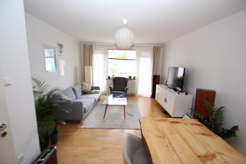 Hübsche 2-Zimmer-Wohnung mit Balkon in der Ebenauer Straße bezugsfrei - Photo 1