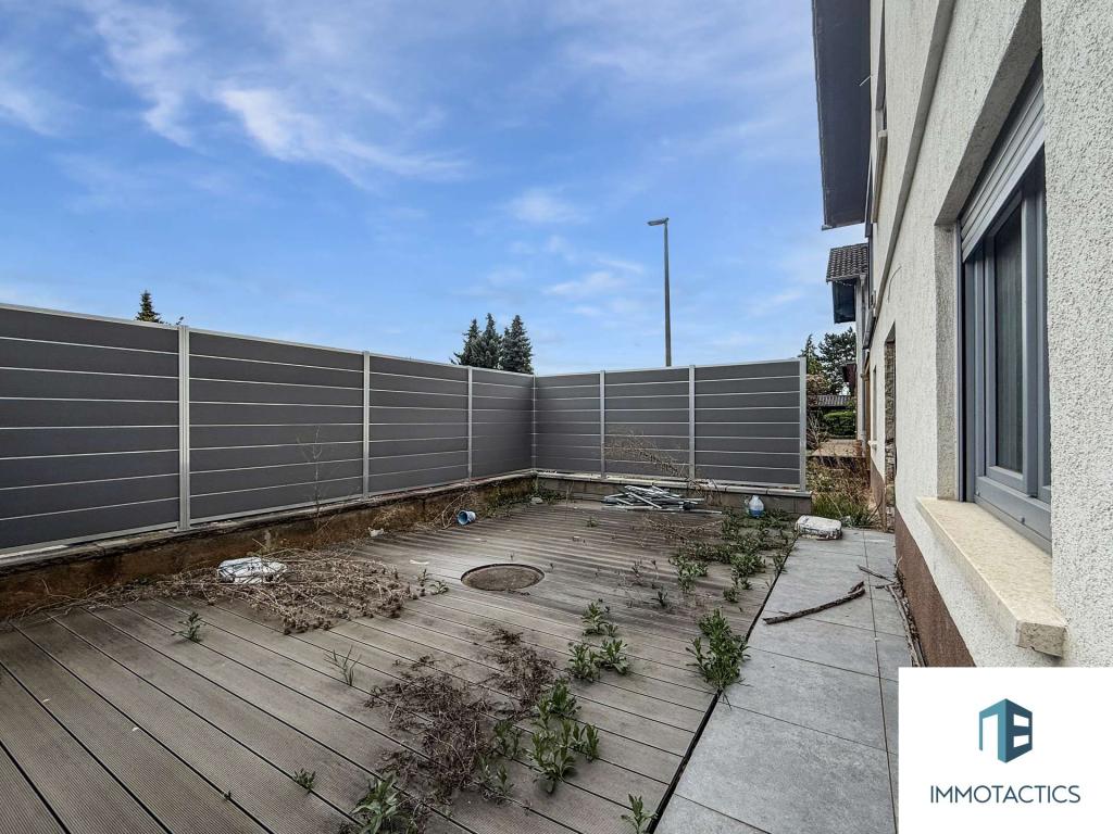Terrasse zur Wohnung 