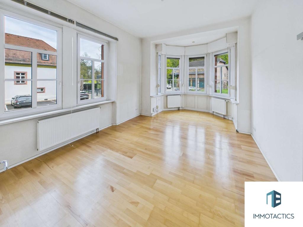 Historische Altbauwohnung mit großer Terrasse und besonderem Gestaltungspotenzial - Photo 4
