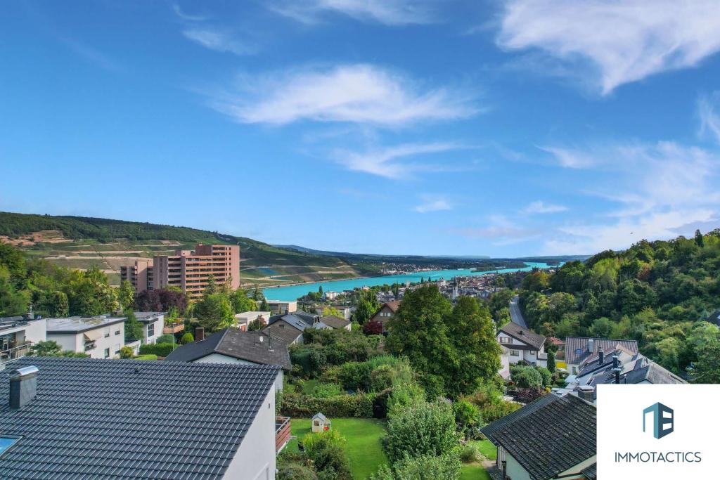 Blick ins Rheintal von der Elisenhöhe