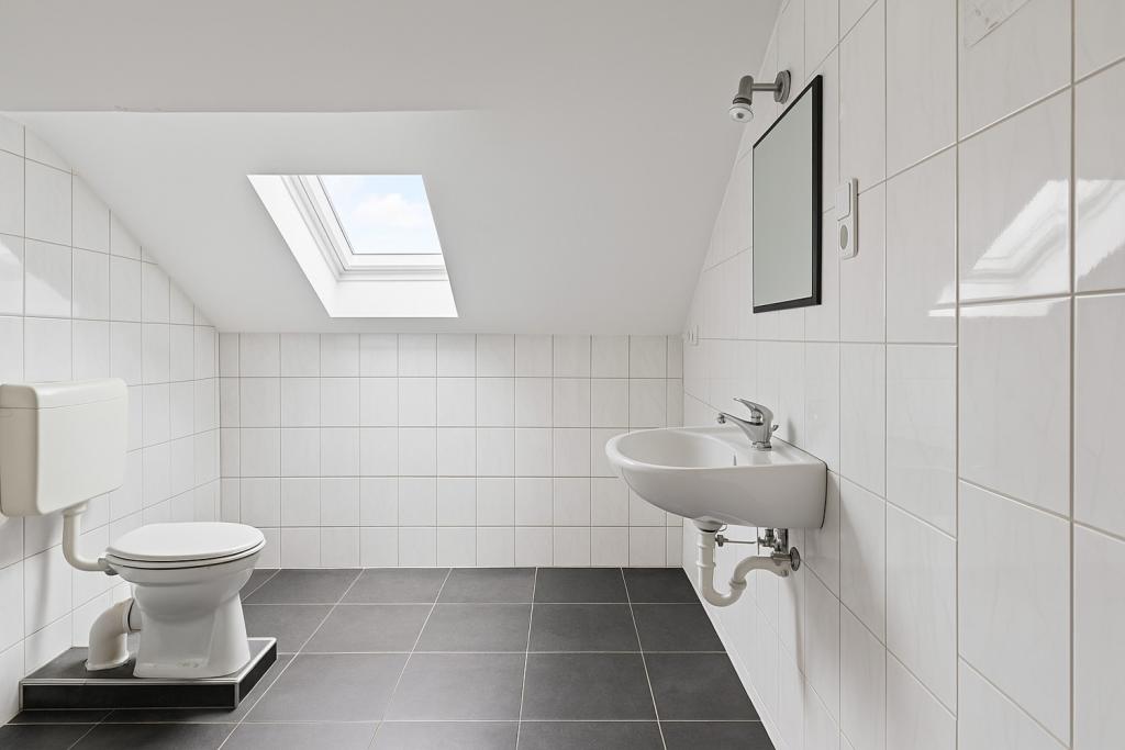 Wohnung 3: Bad Dachgeschoss