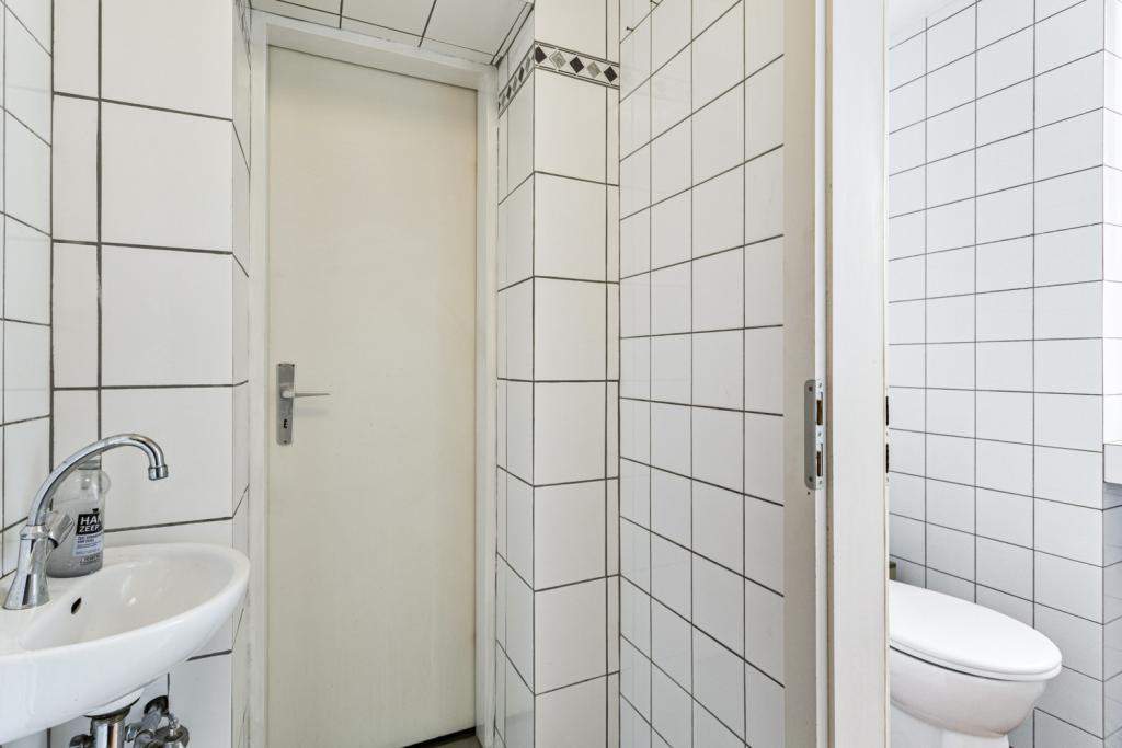 Wohnung 1: Gäste-WC - Erdgeschoss