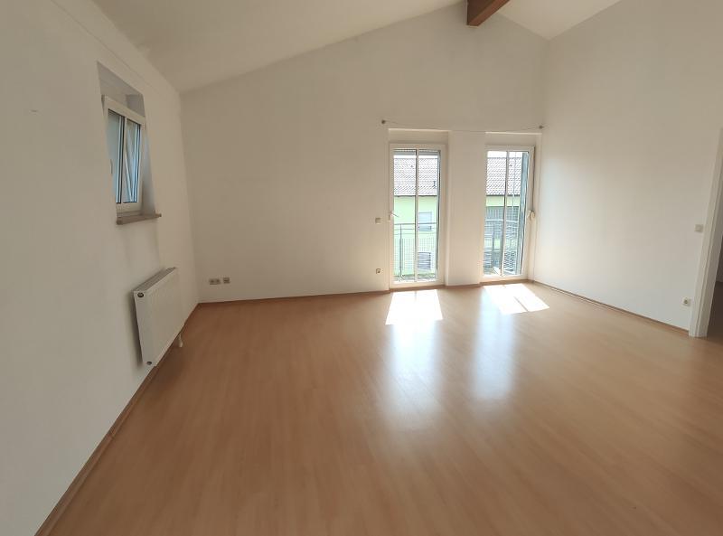 Wohn- /Esszimmer Bild 2