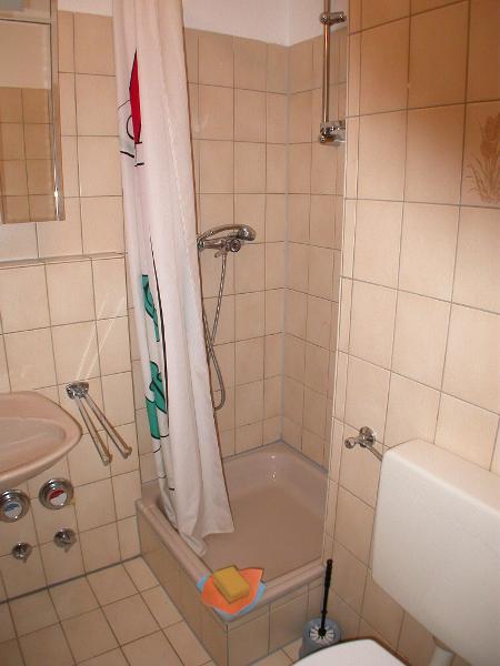 Bad mit Dusche Bild 3