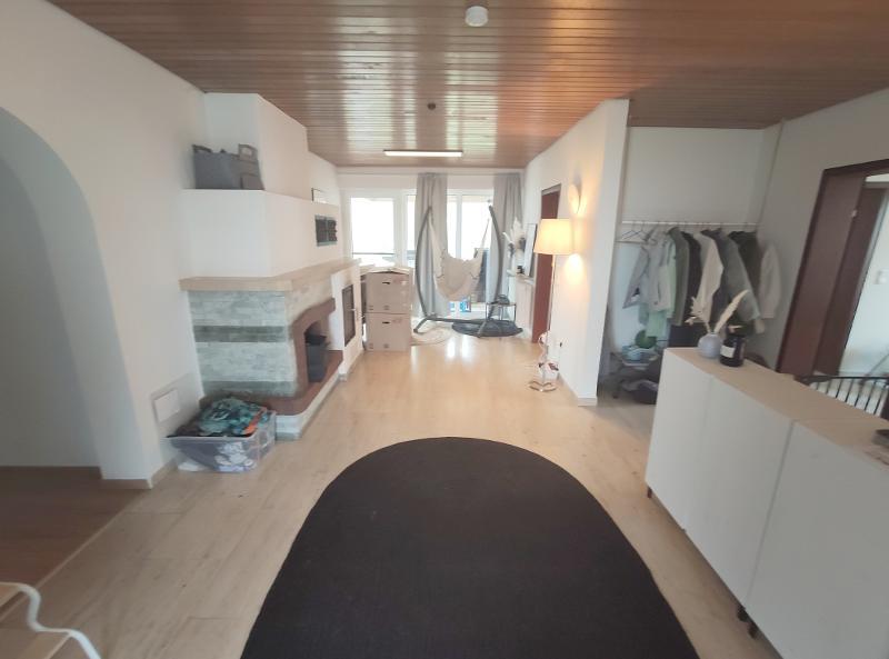 Diele mit Zugang zur Terrasse Bild 1