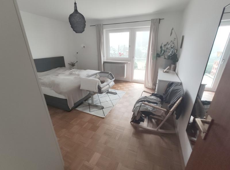 Elternschlafzimmer (mit Zugang zur Terrasse)