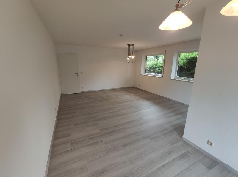 2 Zi. Souterrain Wohnung mit Terrasse und Garten (optional) - Photo 1