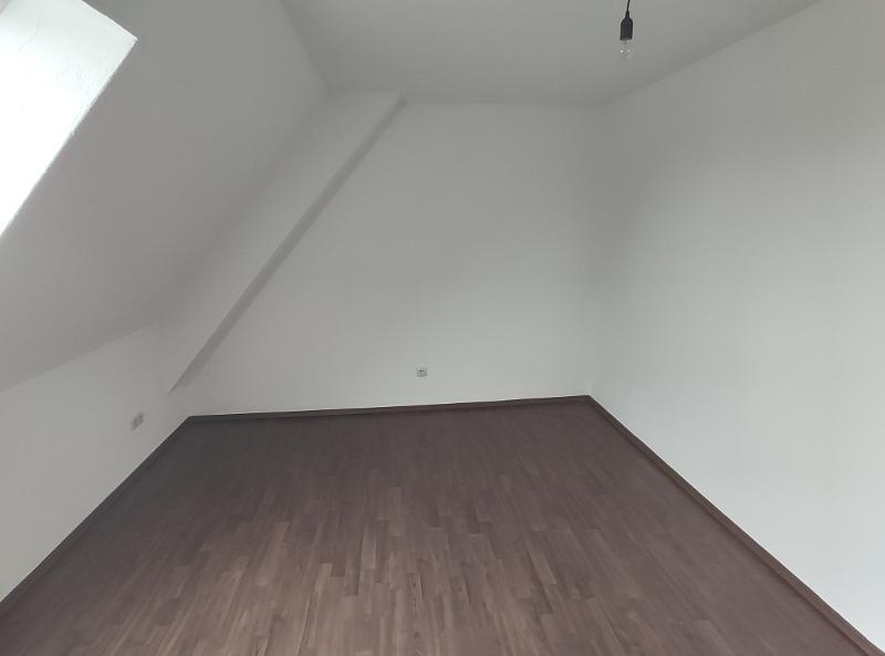 2 Zi. Wohnung im 1.OG mit Balkon und Garage - Photo 4