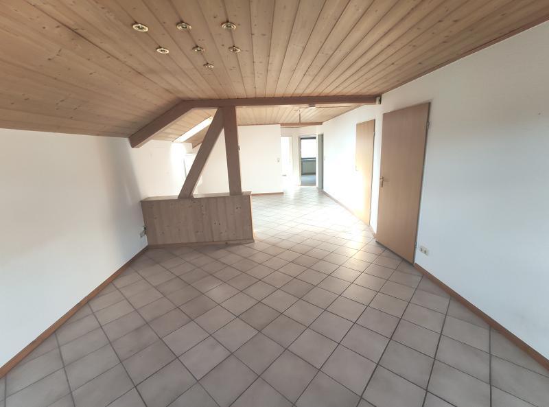 3 Zi. DG Wohnung mit Küche, Gartenmitbenutzung und Stellplatz - Photo 1