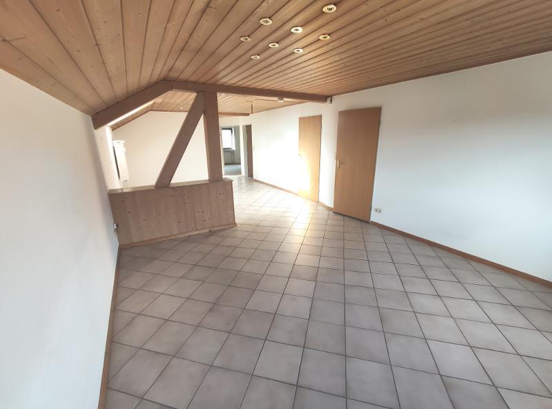 3 Zi. DG Wohnung mit Küche, Gartenmitbenutzung und Stellplatz - Photo 2