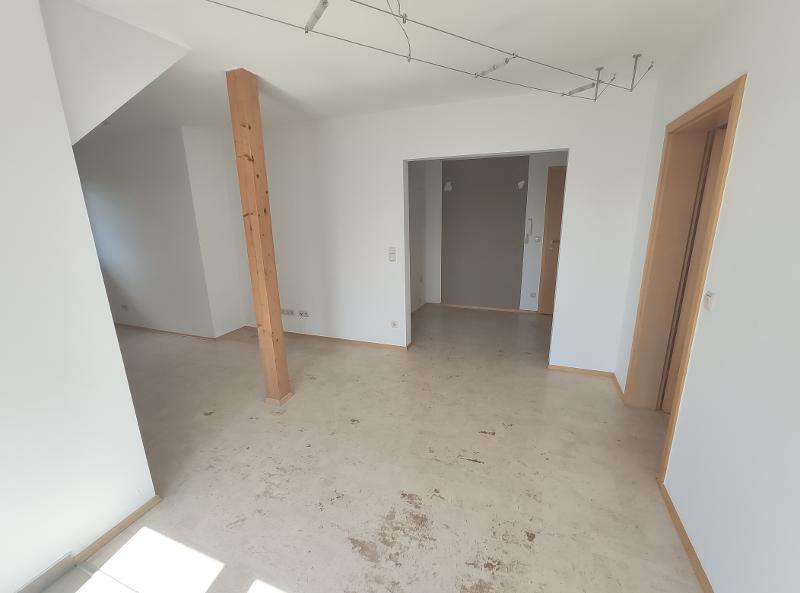 3 Zi. Wohnung im DG (1.OG) mit Balkon und Carport - Photo 2