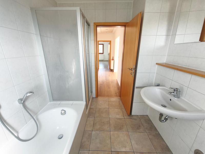 3 Zi. Wohnung im DG (1.OG) mit Balkon und Carport - Foto 5