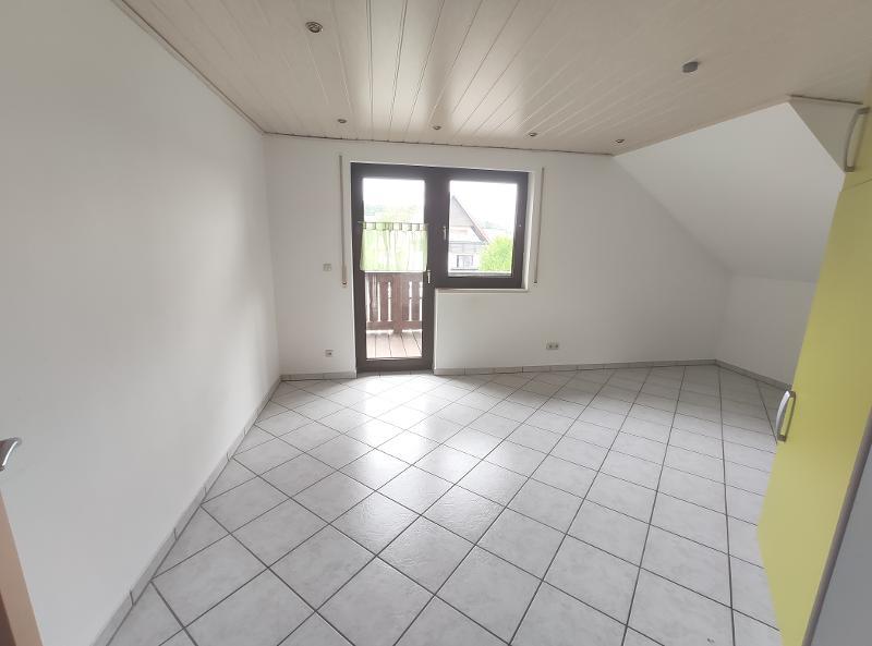 Essküche mit Zugang zum Balkon Bild 1