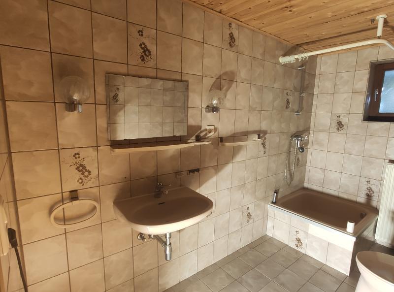 Bad mit Dusche Bild 2
