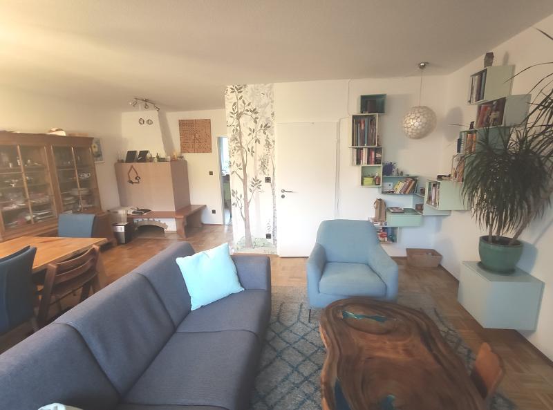 Wohn- /Esszimmer mit Zugang zu Terrasse und Garten Bild 3