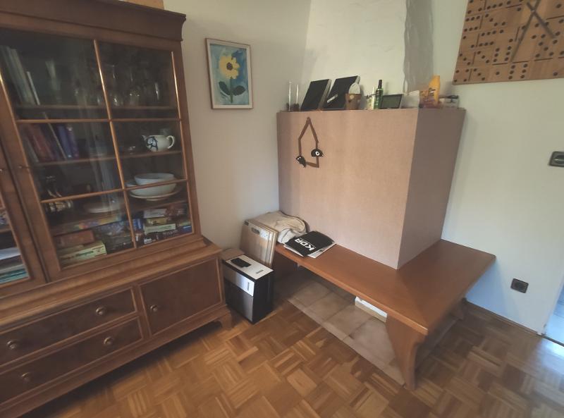 Kachelofen im Wohnzimmer