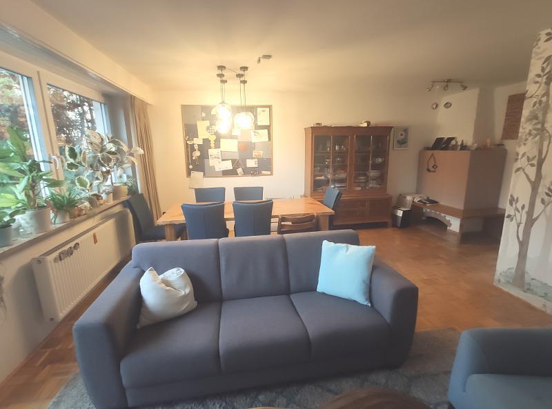 Wohn- /Esszimmer mit Zugang zu Terrasse und Garten Bild 2