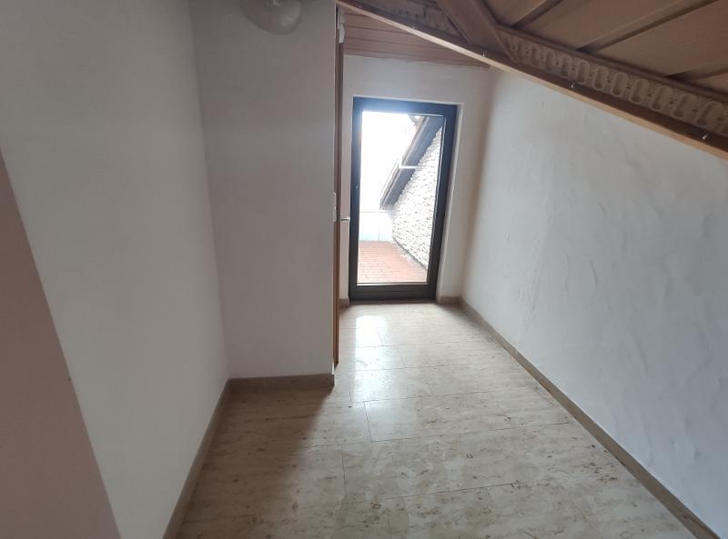 Diele mit Zugang zur Dachterrasse Bild 2