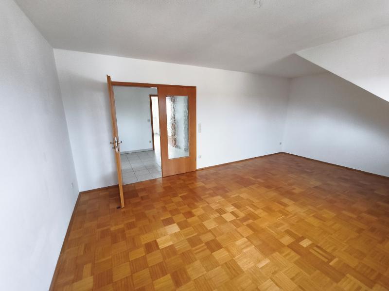 3 Zi. Wohnung (Nr. 6) im DG (2. OG) mit Balkon und Garage - Photo 1