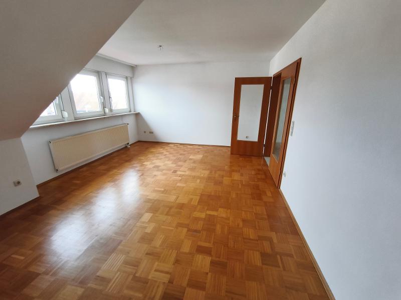 3 Zi. Wohnung (Nr. 6) im DG (2. OG) mit Balkon und Garage - Foto 2